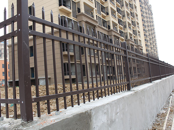 小區圍墻護欄