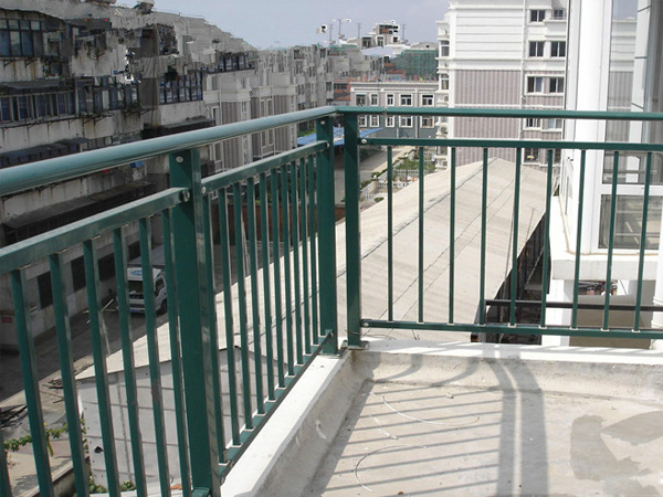 陽(yáng)臺(tái)護(hù)欄的款式有哪些? 陽(yáng)臺(tái)護(hù)欄的款式有哪些?