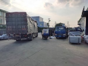 金用護欄2020年8月19日鋅鋼陽臺護欄裝車發(fā)貨！