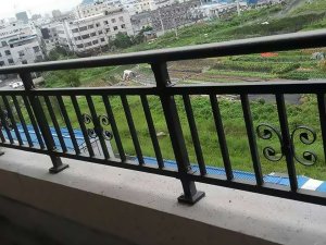 為什么大家喜歡采購鋅鋼陽臺護欄？原因在這里！