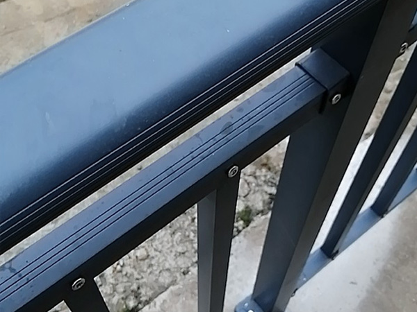 建筑工程專用陽臺護欄是什么樣的，你知道嗎？