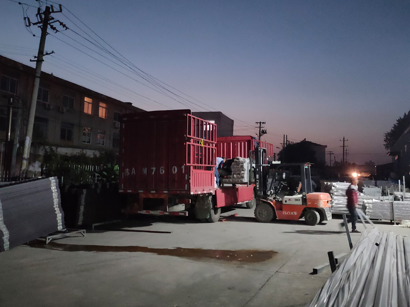 金用護(hù)欄2020年10月23日鋅鋼陽(yáng)臺(tái)護(hù)欄發(fā)貨！