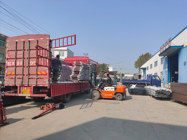 金用護欄2020年10月26日上午鋅鋼飄窗護欄發貨! 金用護欄2020年10月26日上午鋅鋼飄窗護欄發貨!