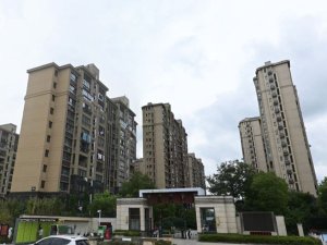 揚州聯發君悅華府小區空調欄桿、樓梯扶手定制