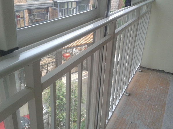 鋅鋼護欄有哪些特性？