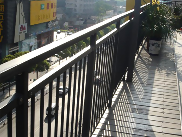 鋅鋼護欄好還是不銹鋼護欄好? 鋅鋼護欄好還是不銹鋼護欄好?