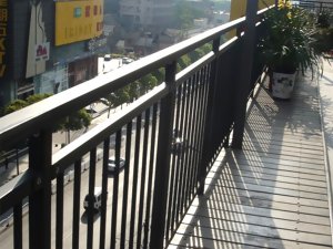 鋅鋼護欄好還是不銹鋼護欄好？