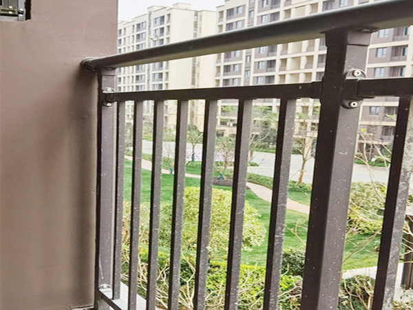 陽臺護欄在哪家定做最便宜？