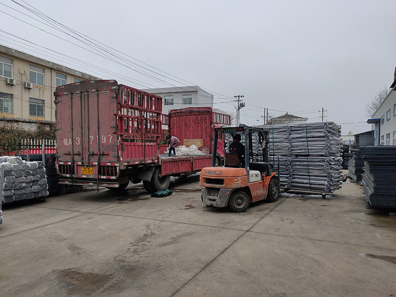 金用護(hù)欄2021年3月9日鋅鋼陽(yáng)臺(tái)護(hù)欄發(fā)貨！