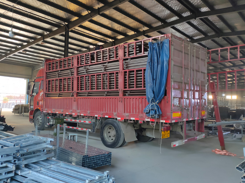 金用護(hù)欄2021年3月25日鋅鋼連廊欄桿發(fā)貨！