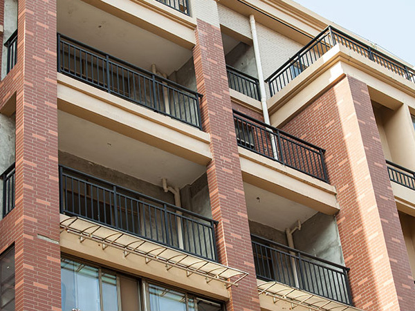 鋅鋼陽臺護欄優(yōu)點 鋅鋼陽臺護欄優(yōu)點