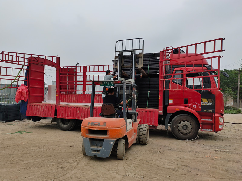 金用護欄2021年5月13日鋅鋼百葉窗發貨！