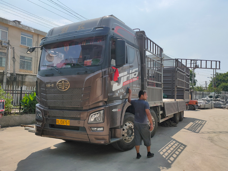 金用護欄2021年5月31日防雨百葉窗發貨！