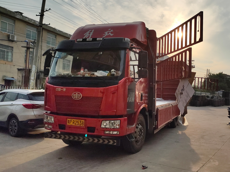 金用護欄2021年6月8日鋅鋼百葉窗發貨! 金用護欄2021年6月8日鋅鋼百葉窗發貨!