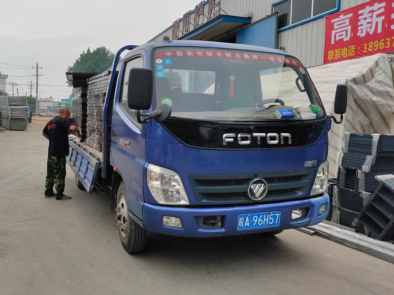 金用護(hù)欄2021年6月10日鋅鋼百葉窗發(fā)貨！