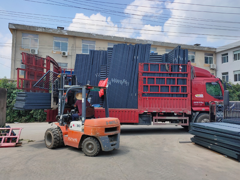 金用護欄2021年7月22日鋅鋼百葉窗發貨! 金用護欄2021年7月22日鋅鋼百葉窗發貨!