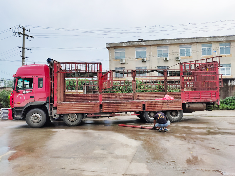 金用護欄2021年8月17日鋅鋼空調護欄發貨！