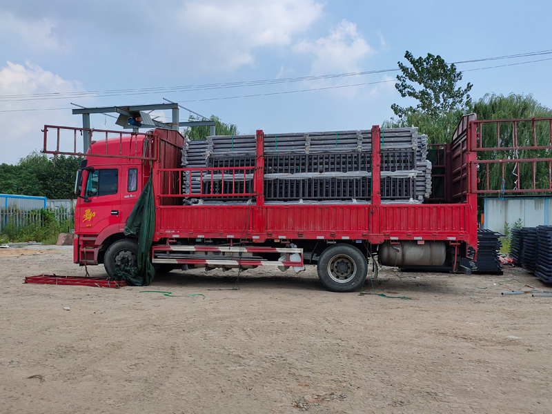 金用護(hù)欄2021年8月31日鋅鋼連廊欄桿發(fā)貨! 金用護(hù)欄2021年8月31日鋅鋼連廊欄桿發(fā)貨!