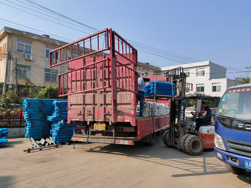 金用護欄2021年10月30日鋅鋼陽臺欄桿發貨！