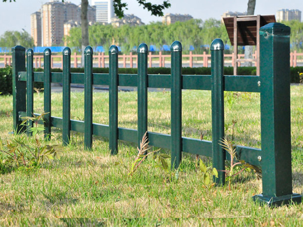 草坪護(hù)欄圖片大全 草坪護(hù)欄圖片大全