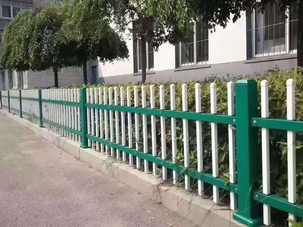 草坪護(hù)欄圖片大全 草坪護(hù)欄圖片大全