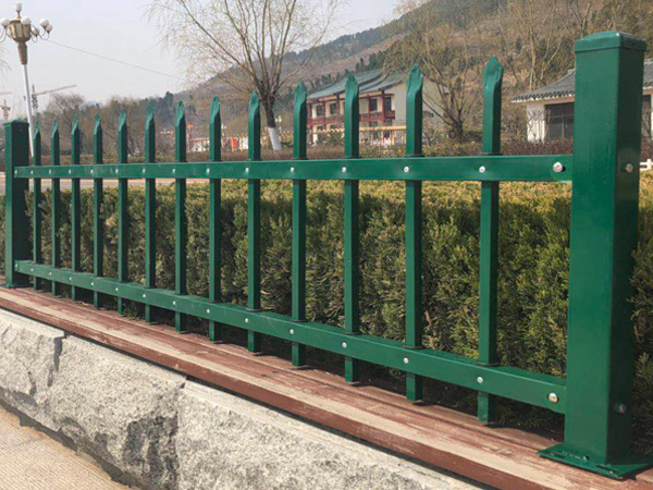 草坪護(hù)欄圖片大全 草坪護(hù)欄圖片大全