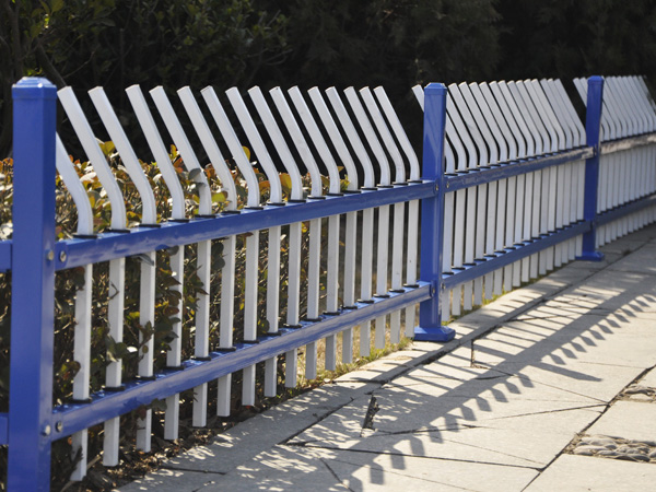 草坪護(hù)欄圖片大全 草坪護(hù)欄圖片大全