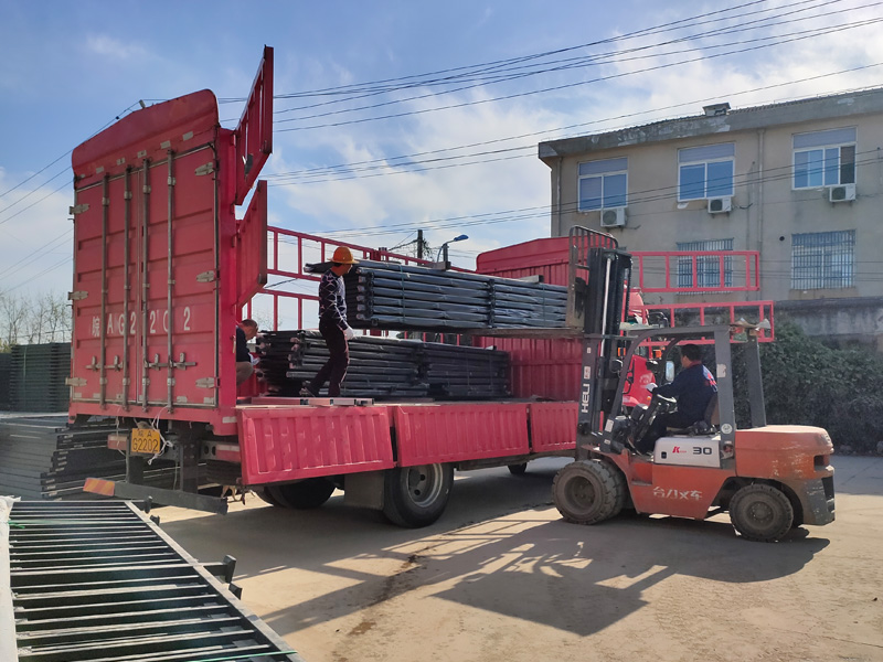 金用護(hù)欄2021年11月13日鋅鋼陽臺(tái)護(hù)欄發(fā)貨! 金用護(hù)欄2021年11月13日鋅鋼陽臺(tái)護(hù)欄發(fā)貨!