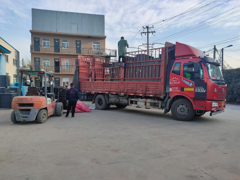 金用護欄2021年12月1日鋅鋼百葉窗發(fā)貨！