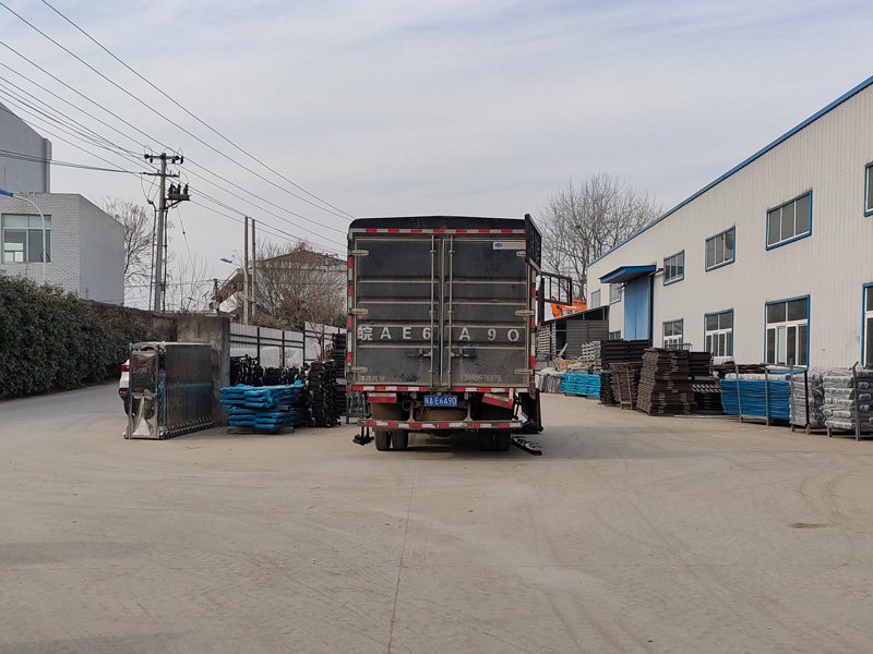 金用護(hù)欄2022年1月12日鋅鋼空調(diào)欄桿裝車(chē)發(fā)貨！