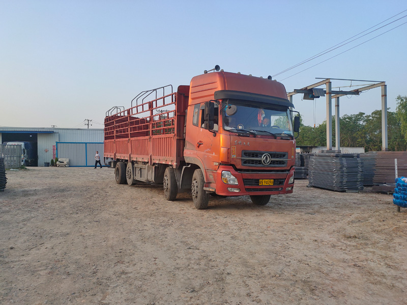 金用護欄2022年4月26日鋅鋼護窗欄桿裝車發貨！