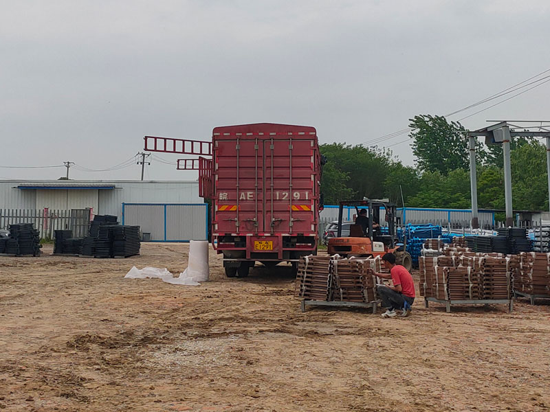 金用護欄2022年5月5日鋅鋼護窗欄桿裝車發貨！