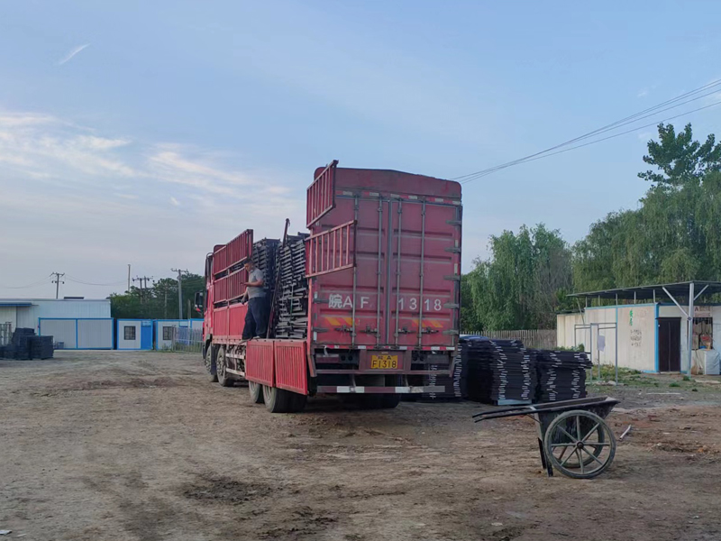 金用護(hù)欄2022年5月10日鋅鋼空調(diào)欄桿裝車發(fā)貨! 金用護(hù)欄2022年5月10日鋅鋼空調(diào)欄桿裝車發(fā)貨!