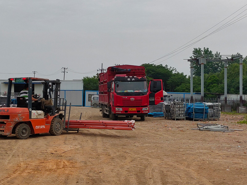 金用護(hù)欄2022年5月27日鋅鋼欄桿裝車發(fā)貨! 金用護(hù)欄2022年5月27日鋅鋼欄桿裝車發(fā)貨!