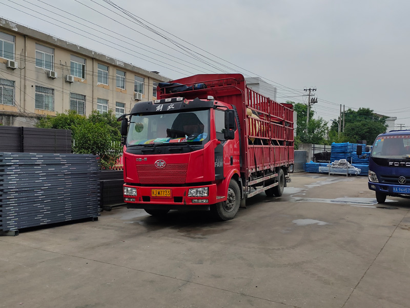 金用護欄2022年5月28日鋅鋼百葉窗裝車發貨! 金用護欄2022年5月28日鋅鋼百葉窗裝車發貨!