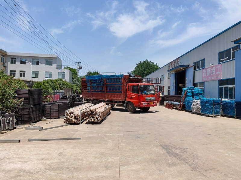 金用護欄2022年6月11日鋅鋼陽臺護欄裝車發貨！