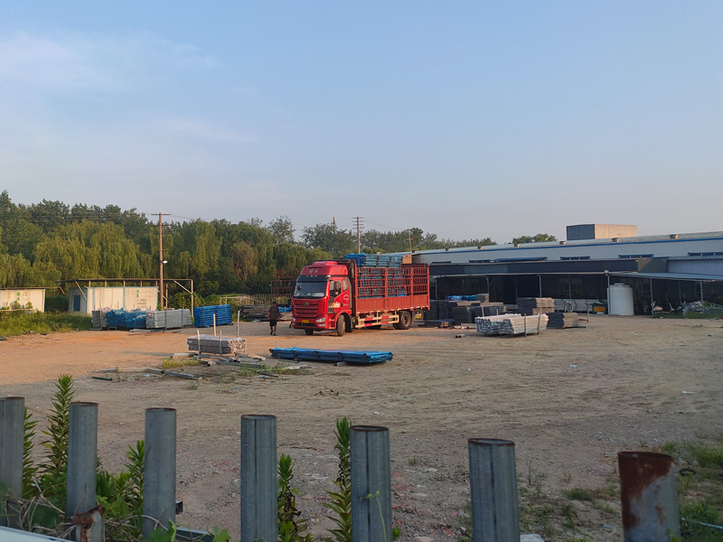 金用護(hù)欄2022年8月3日鋅鋼陽(yáng)臺(tái)護(hù)欄裝車(chē)發(fā)貨！