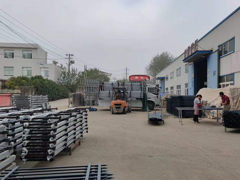 金用護(hù)欄2022年10月10日鋅鋼陽臺護(hù)欄裝車發(fā)貨! 金用護(hù)欄2022年10月10日鋅鋼陽臺護(hù)欄裝車發(fā)貨!