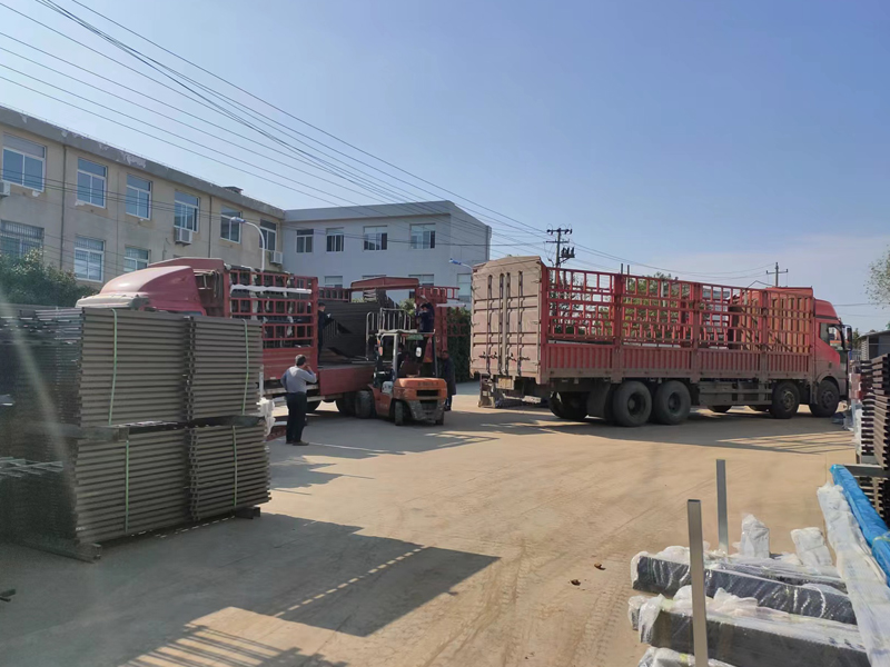 金用護(hù)欄2022年11月2日鋅鋼護(hù)窗欄桿裝車發(fā)貨! 金用護(hù)欄2022年11月2日鋅鋼護(hù)窗欄桿裝車發(fā)貨!