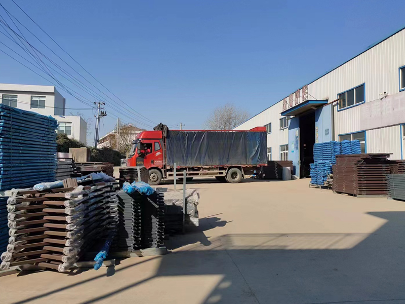 金用護欄2022年12月23日鋅鋼飄窗護欄裝車發貨！