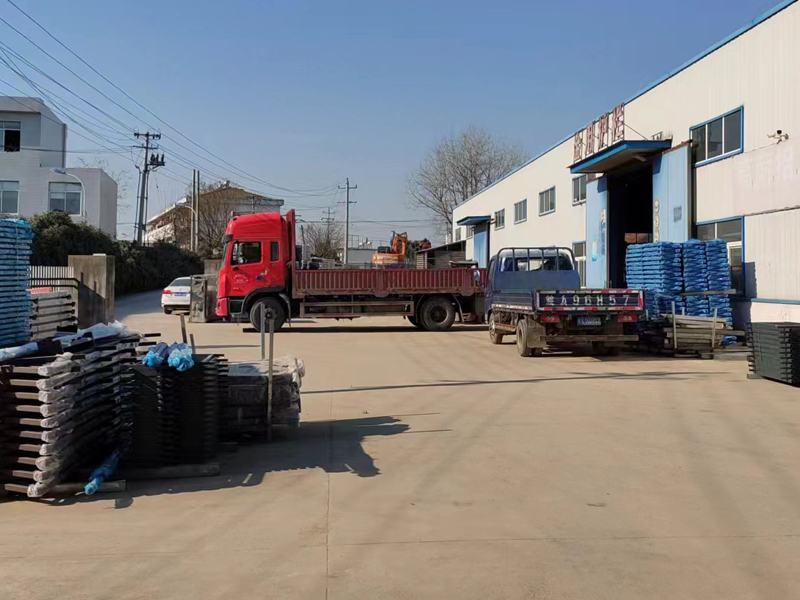 金用護欄2022年12月26日鋅鋼護窗欄桿裝車發(fā)貨！