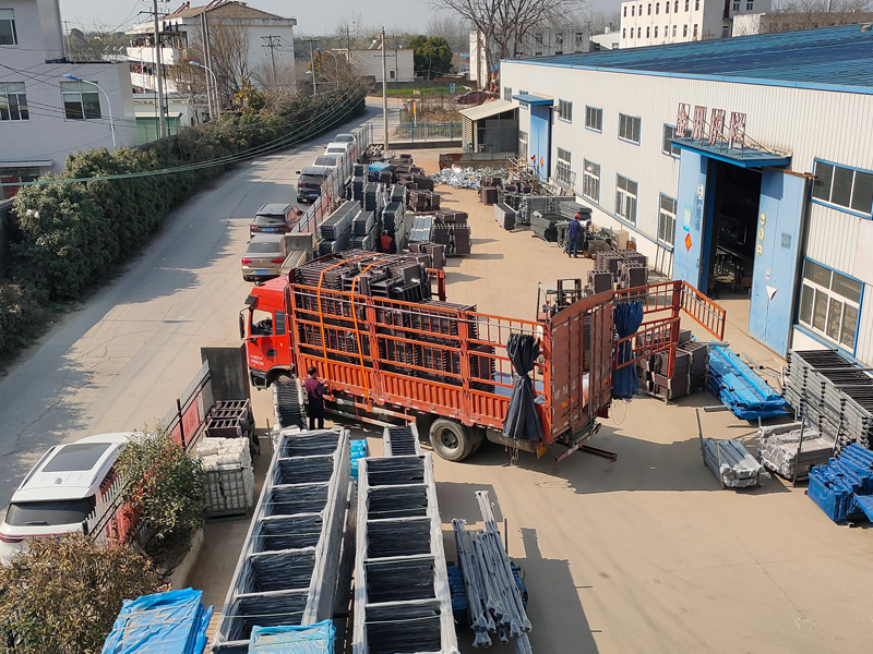 金用護欄2023年3月7日鋅鋼空調欄桿裝車發貨! 金用護欄2023年3月7日鋅鋼空調欄桿裝車發貨!