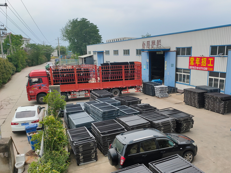 金用護欄2023年5月4日鋅鋼圍墻護欄裝車發貨！