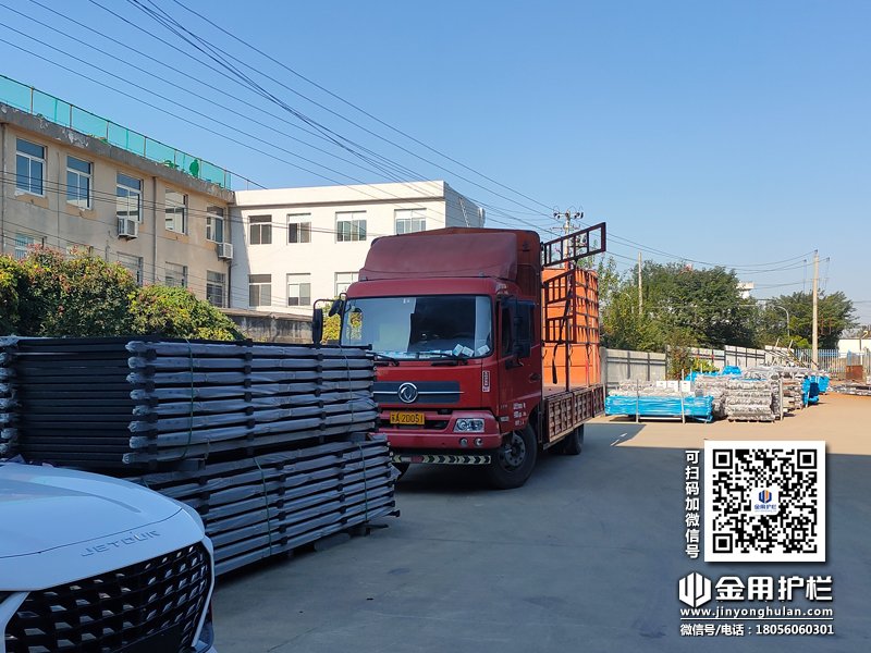 2023年10月23日鋅鋼百葉窗裝車發貨！