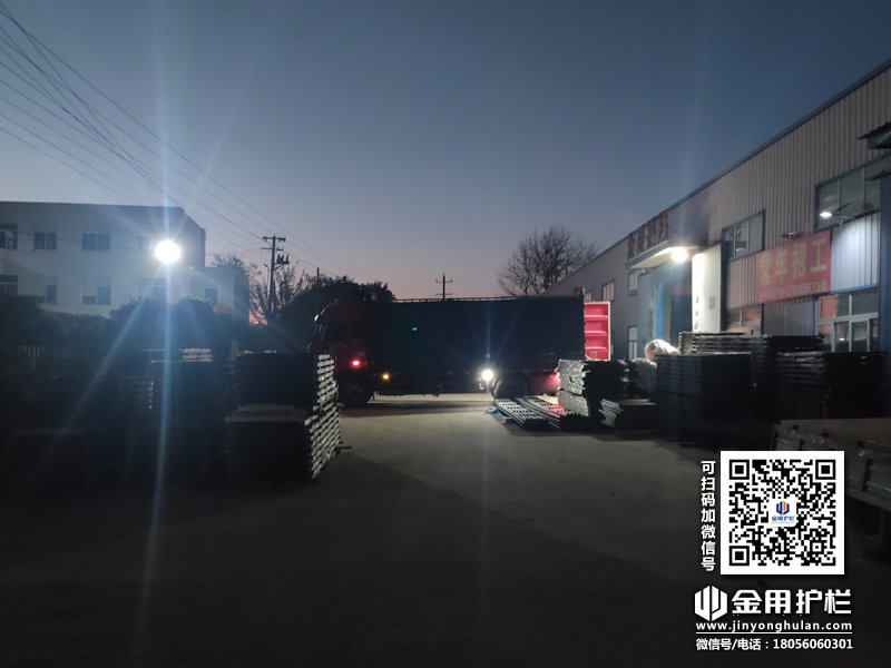 2023年11月24日鋅鋼百葉窗裝車發貨！