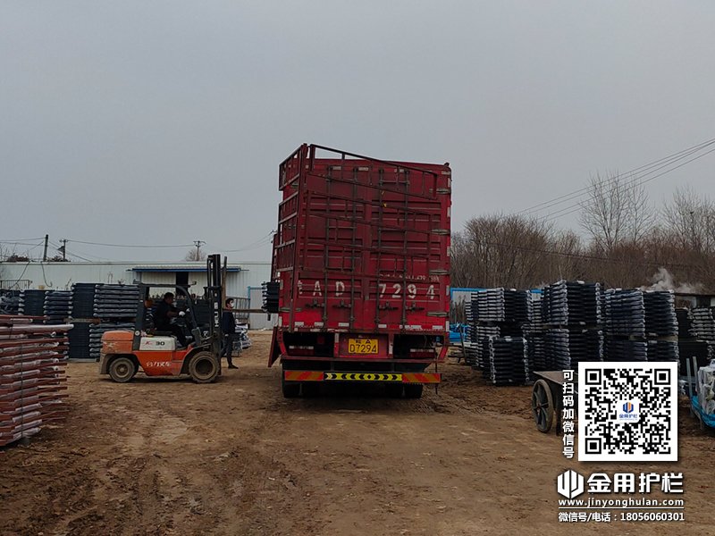 2024年1月8日鋅鋼樓梯欄桿裝車發貨! 2024年1月8日鋅鋼樓梯欄桿裝車發貨!