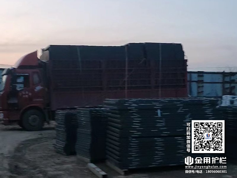 2024年4月8日鋅鋼百葉窗裝車發貨! 2024年4月8日鋅鋼百葉窗裝車發貨!