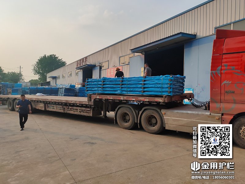 2024年4月23日鋅鋼陽臺(tái)欄桿裝車發(fā)貨！