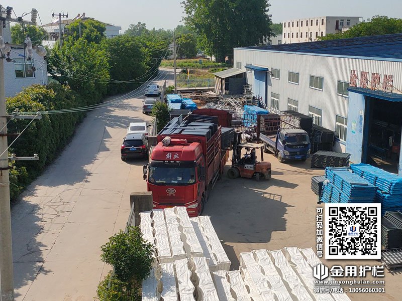 2024年5月13日鋅鋼百葉窗裝車發貨！