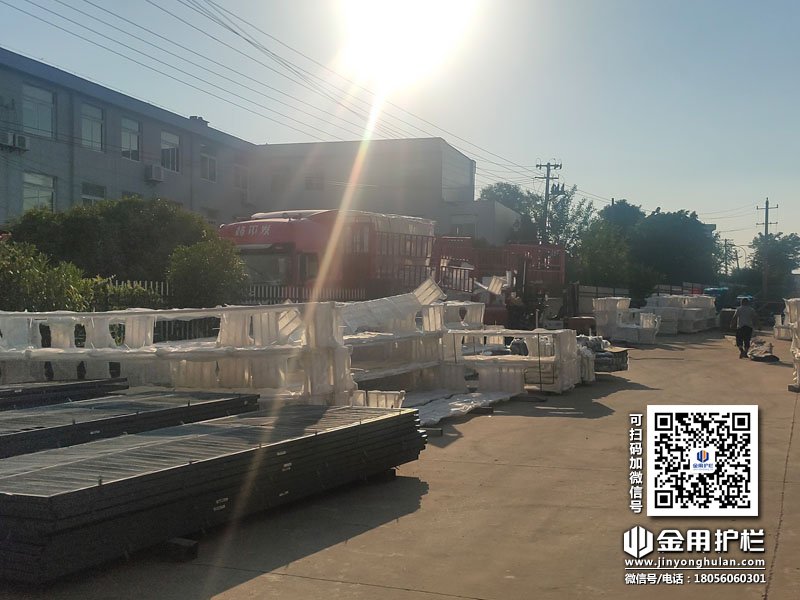 2024年5月23日鋅鋼護窗欄桿裝車發(fā)貨！
